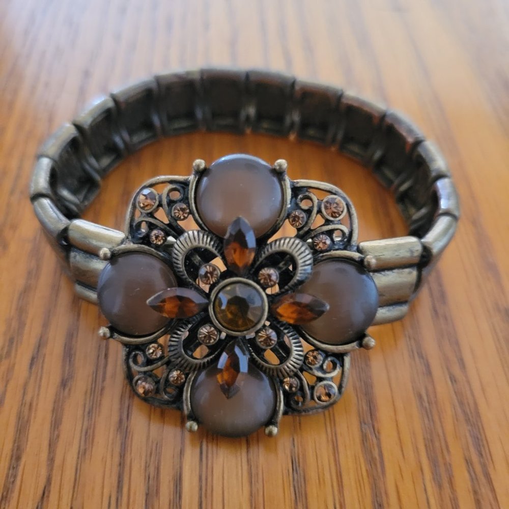 Brown Flower Motif stretch bracelet - Picture 4 of 6